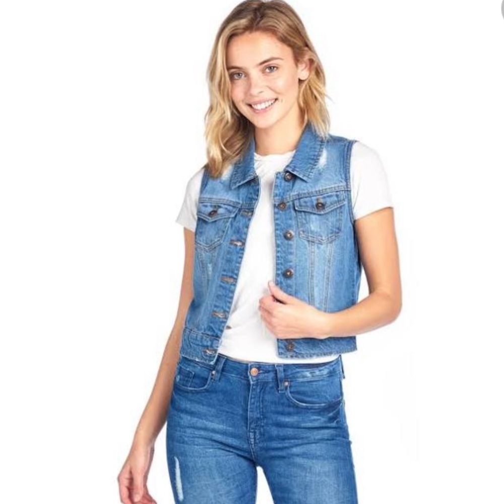 Cropped distressed jean vest size small